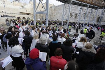 מישהו זוכר על מה נלחמו המכבים ביוונים? / נעמה פלד